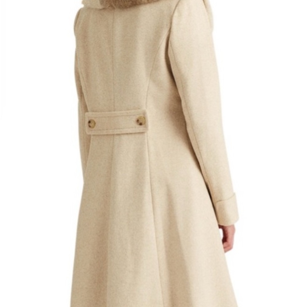 Elegant Cream Wool Coat with Faux Fur Collar - Picture 2 of 2